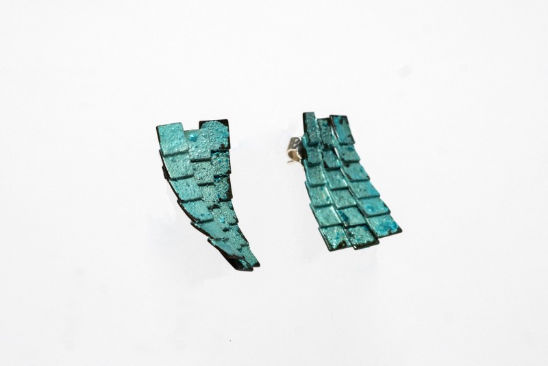 Earrings_Blue_sideview_Pair2