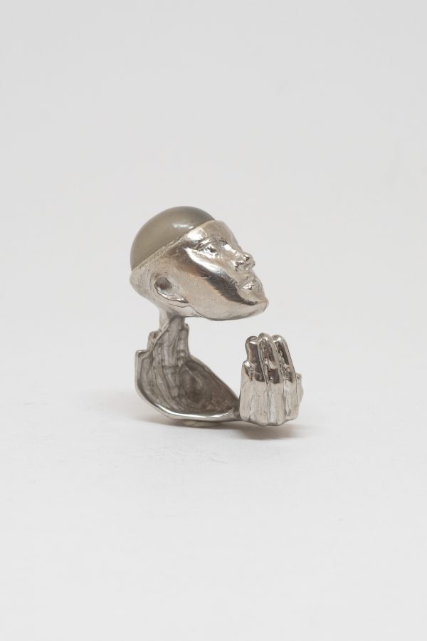 Asagi Maeda – Stone Head Ring (Cat's Eye Grey Moonstone)